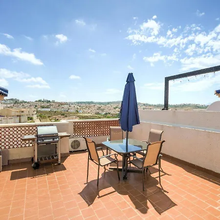 Modern At Valencia With Jacuzzi